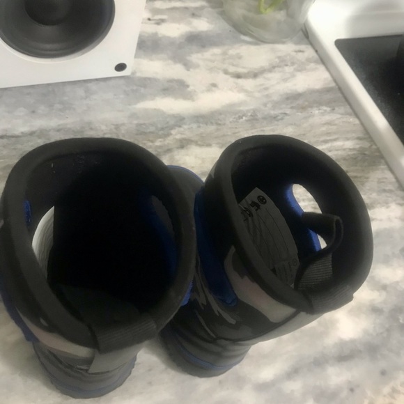 Toddler Boys Size 5 Lightweight Rain Snow Winter Boots New - Picture 5 of 6